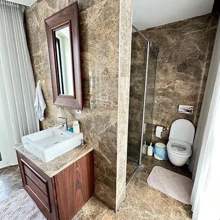 Relaxing 1br 2ba Apt W/free Wi-fi, Ac & Washer Istanbul